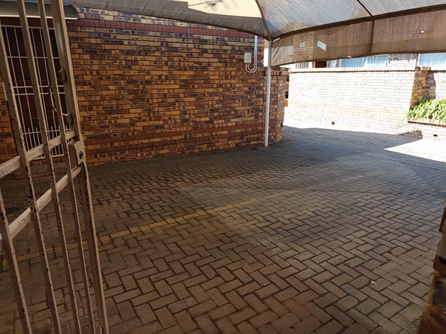 2 Bedroom Property for Sale in Hospitaalpark Free State